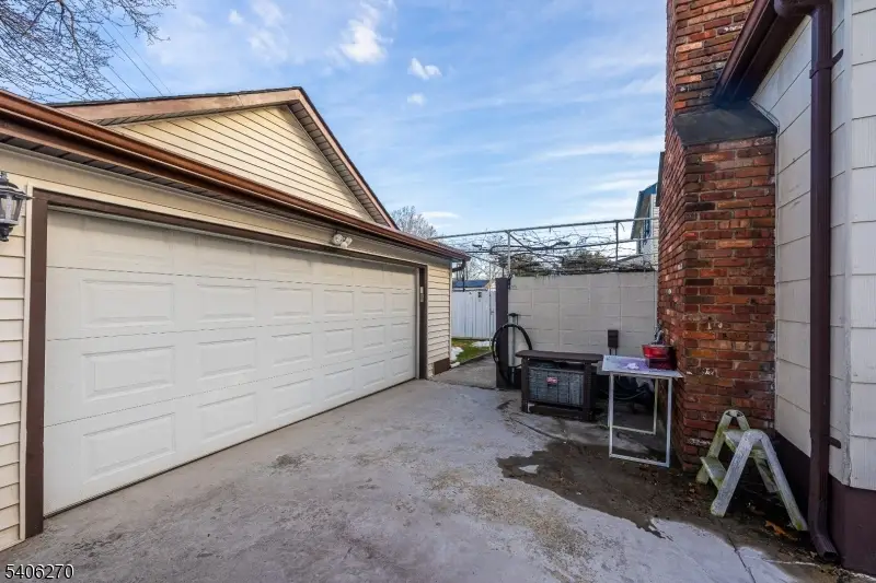 1611 N Sunset Pl, Union, NJ 07083 - Image #2