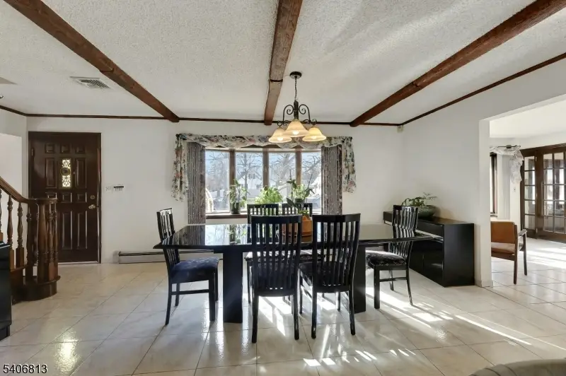 4 Highfield Ct, Wayne, NJ 07470 - Image #2