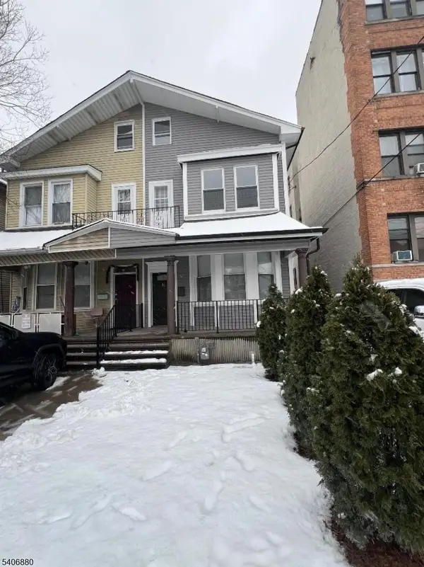 16 Sayre St, Elizabeth City, NJ 07208