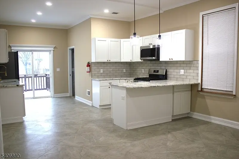 16 Sayre St, Elizabeth, NJ 07208 - Image #3