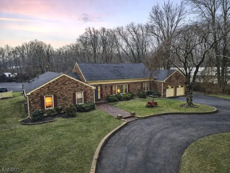 402 Main St, Manalapan, NJ 07726 - #2