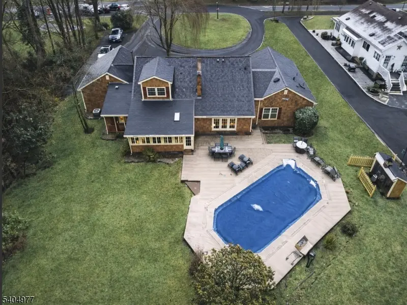 402 Main St, Manalapan, NJ 07726 - #3