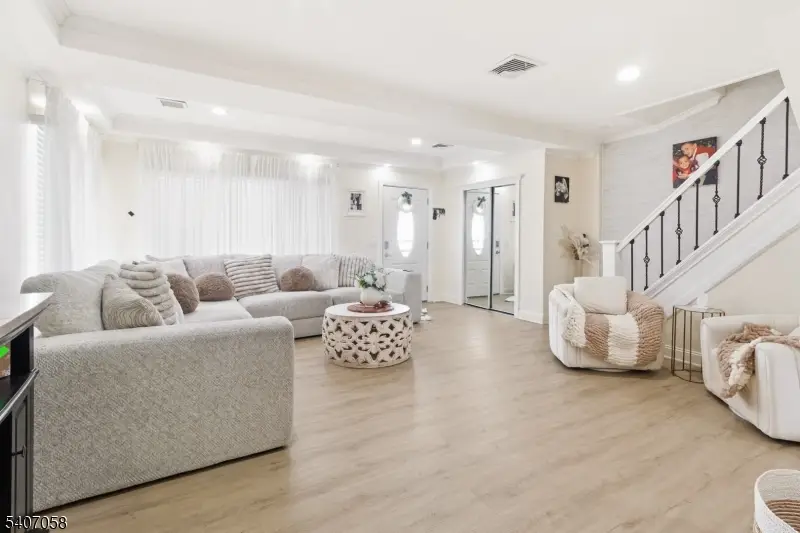 273 E 6th St, Clifton, NJ 07011 - Image #3