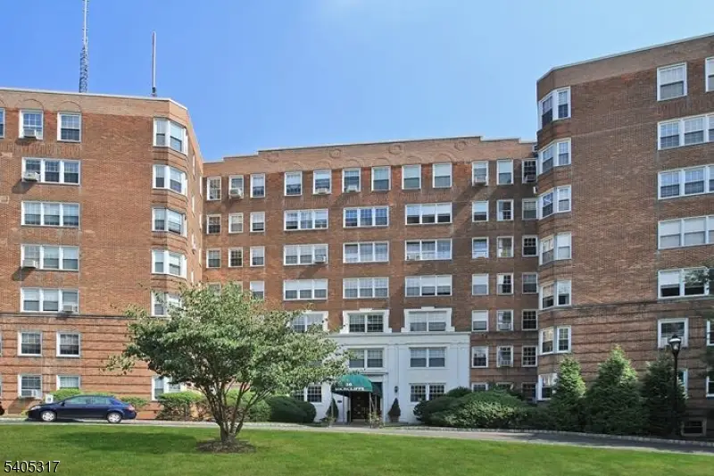 10 Crestmont Rd #6C, Montclair, NJ 07042 - Image #2