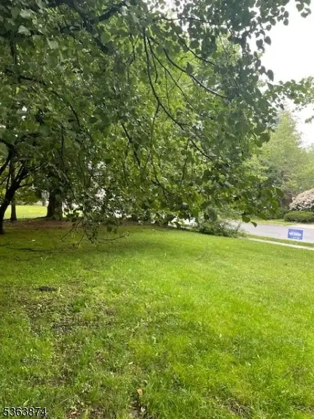 270-B Elmwynd Dr, Orange, NJ 07050 - Image #2