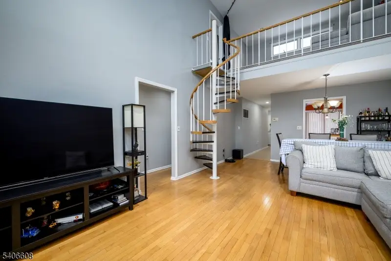 900 Valley Rd #D1O, Clifton, NJ 07013 - Image #3