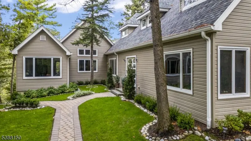 68 High Point Rd, Bloomingdale, NJ 07403 - Image #1