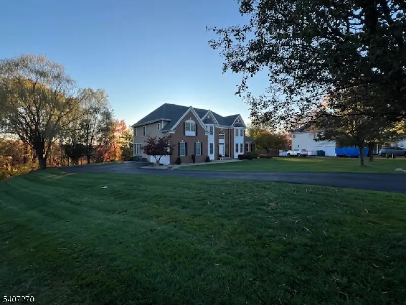 6 Stone Hill Ct, Washington, NJ 07840 - Image #3