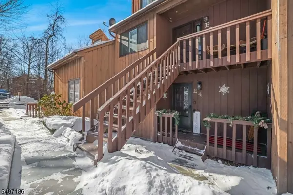 13 Village Way #4E, Vernon Twp., NJ 07462