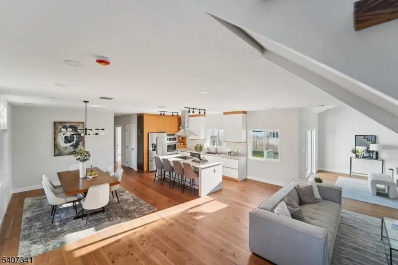 27 Sullivan Dr, Emerson, NJ 07630 - Image #1