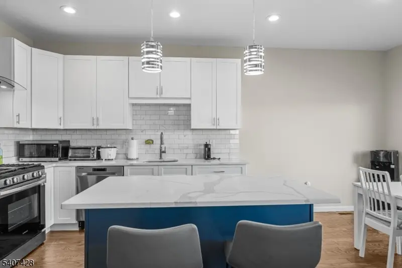 76 Valerie Dr, Manville, NJ 08835 - Image #3