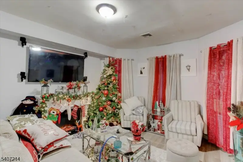 756 S 10th St, Newark, NJ 07108 - Image #2