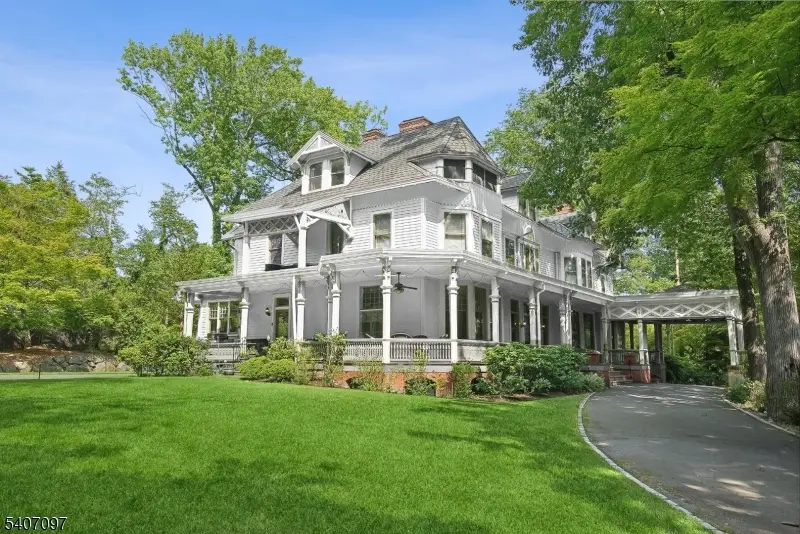 40 Highland Ave, Millburn, NJ 07078 - Image #2