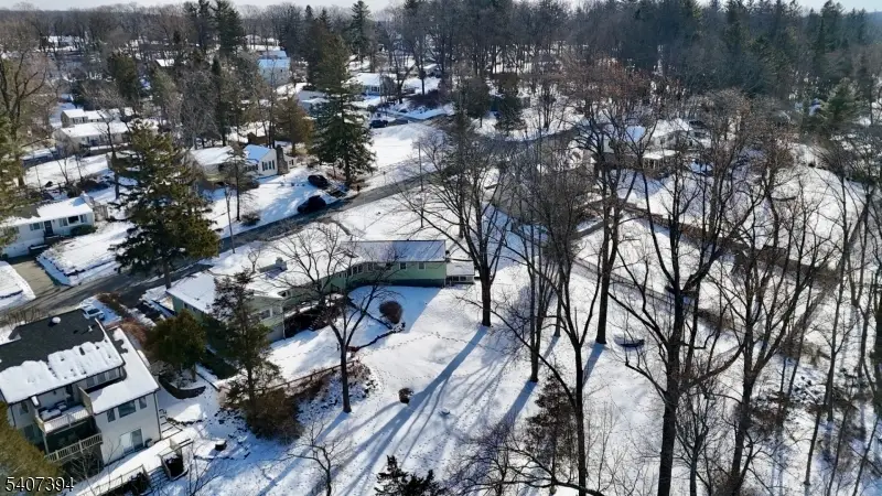 32 Seneca Trl, Lake Mohawk, NJ 07871 - Image #3