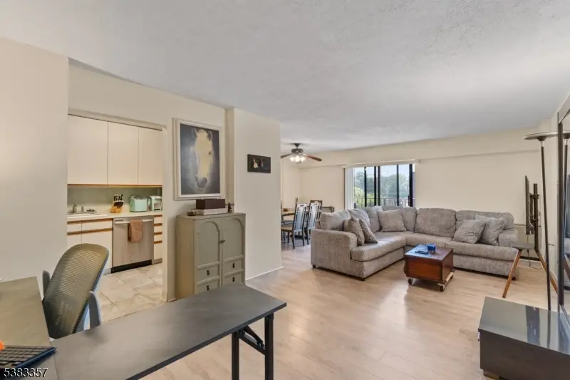 10 N Wood Ave #406, Linden, NJ 07036 - Image #1