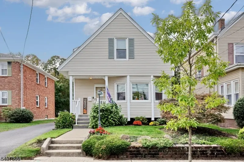 112 Diamond Bridge Ave, Hawthorne, NJ 07506 - Image #1