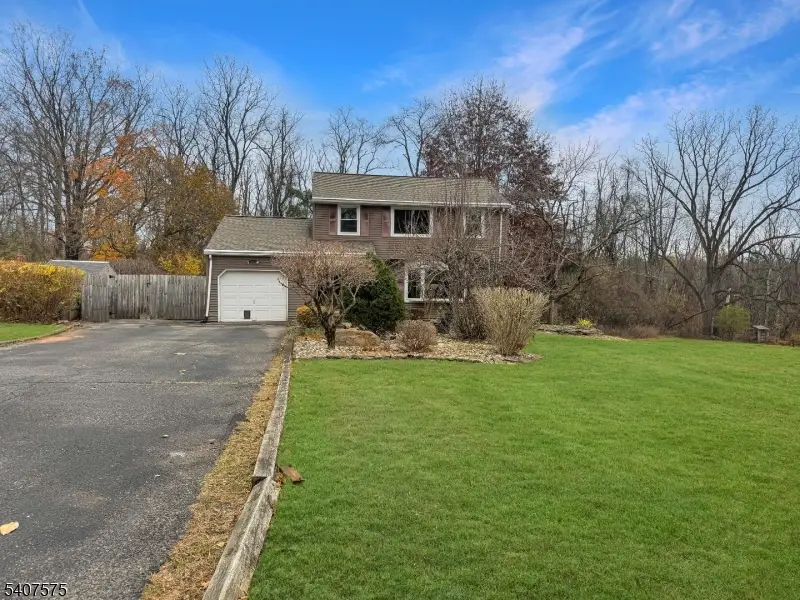4 Hadlar Dr, Clinton Township, NJ 08833 - Image #1