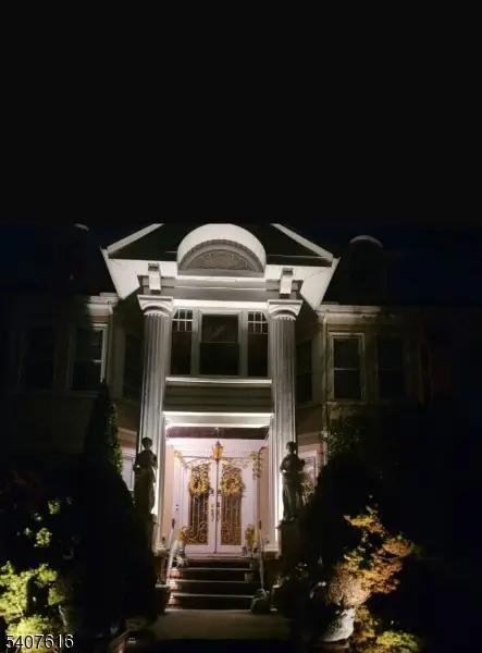 871 Colonia Rd, Elizabeth City, NJ 07208