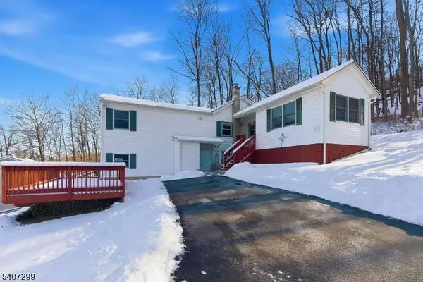 126 Hillside Dr, Andover Twp., NJ 07821