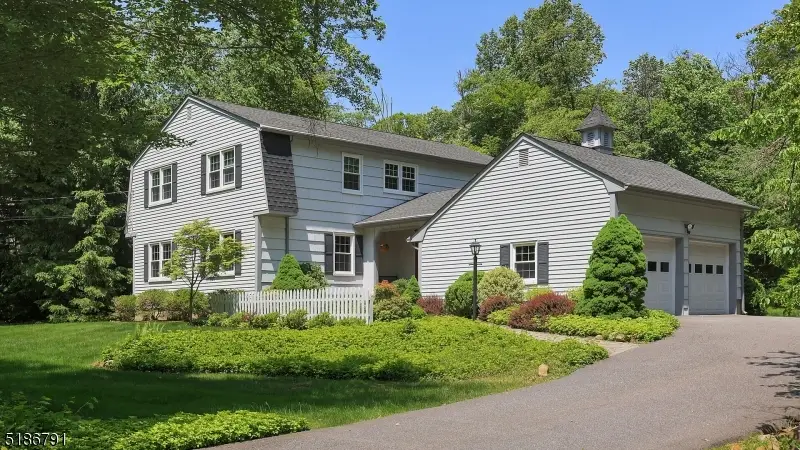 25 Angus Ln, Warren, NJ 07059 - Image #1