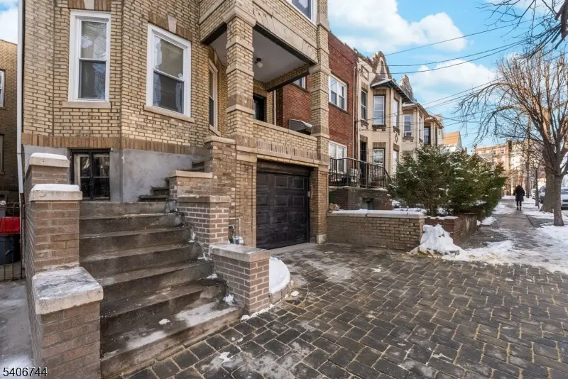 63 Highwood Ter, Weehawken, NJ 07086 - Image #2