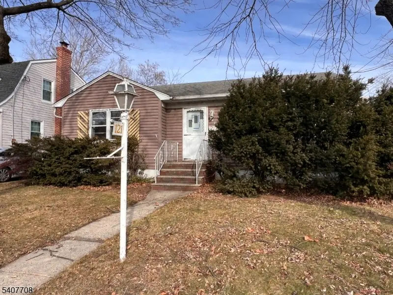 121 Woodbridge Ave, Sewaren, NJ 07077 - #1