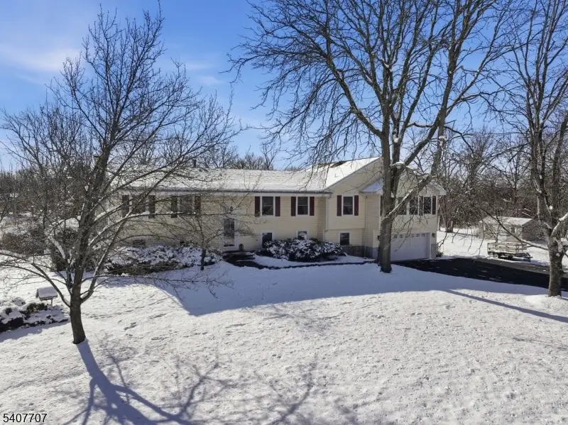 46 Arthur Rd, Belle Mead, NJ 08844 - Image #2