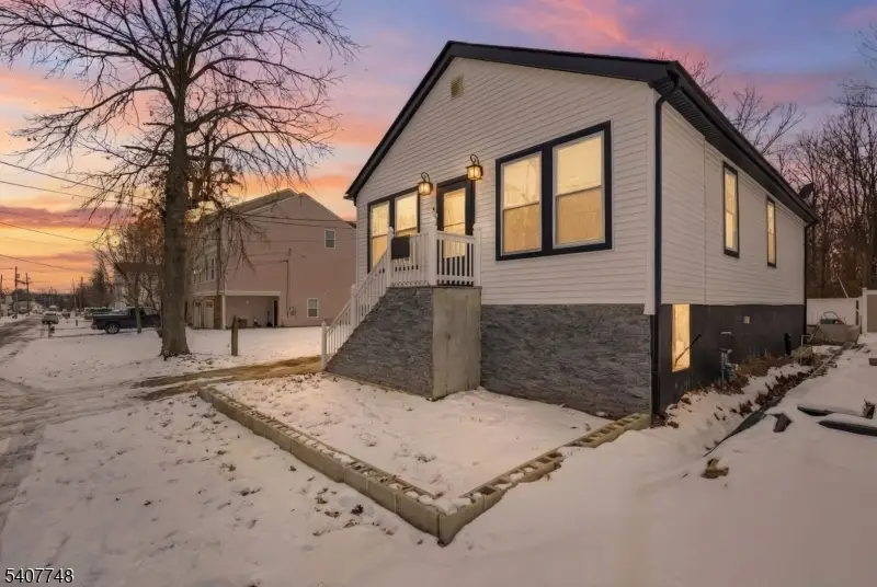 34 Koolidge Ct, Franklin Township, NJ 08873 - Image #1