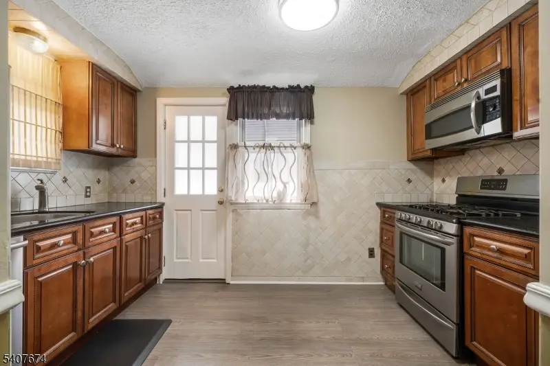 32-06 Rosalie St, Fair Lawn, NJ 07410 - #3