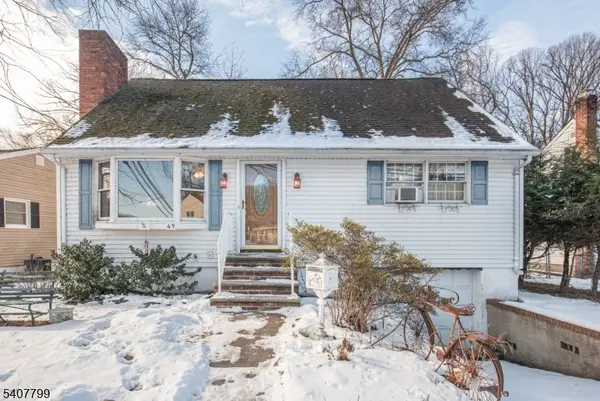 49 Skyline Lake Dr, Ringwood Boro, NJ 07456