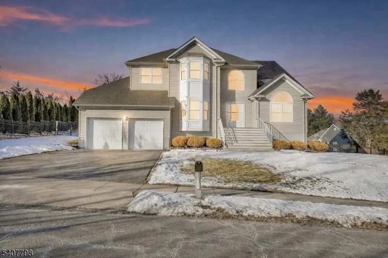 4 Bellows Ln, Towaco, NJ 07082 - Image #1