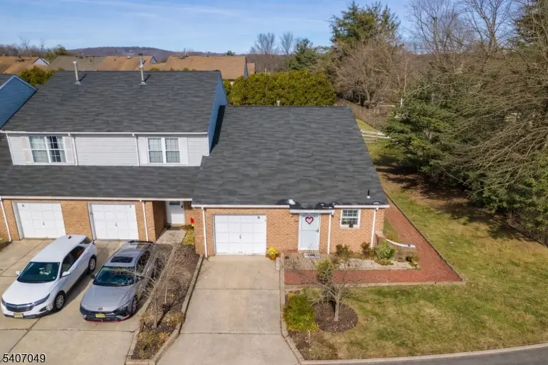 8 Lee Ct, Lebanon, NJ 08833 - Image #1