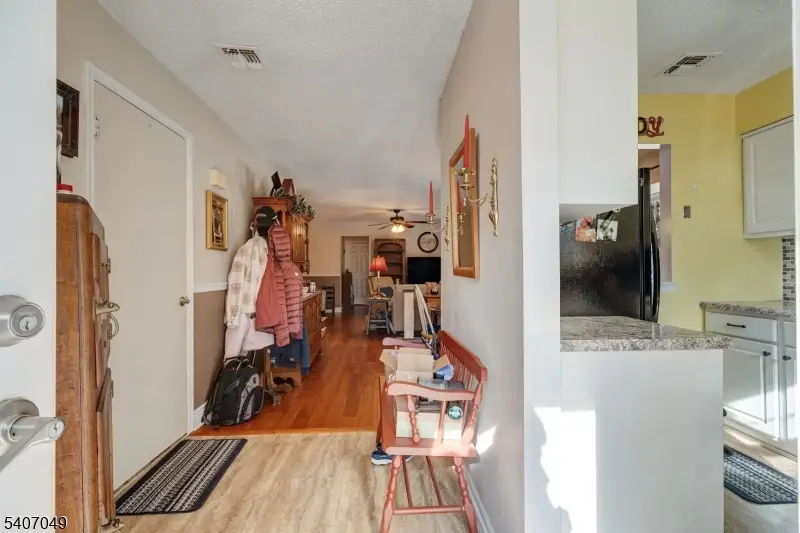 8 Lee Ct, Lebanon, NJ 08833 - Image #3