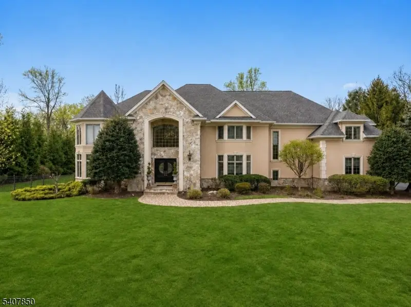 2 Stewart Ct, Old Tappan, NJ 07675 - #2