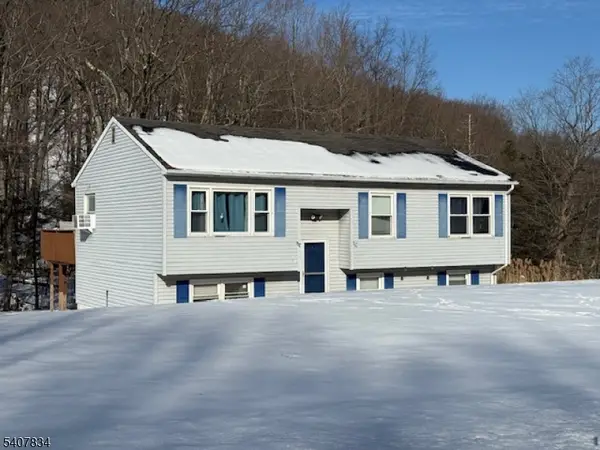 31 Meadow Ln, Vernon Twp., NJ 07462