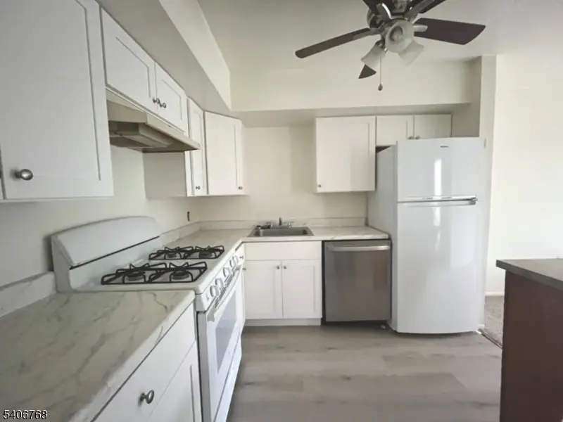 409 Spruce Hills Dr #409, Glen Gardner, NJ 08826 - Image #3