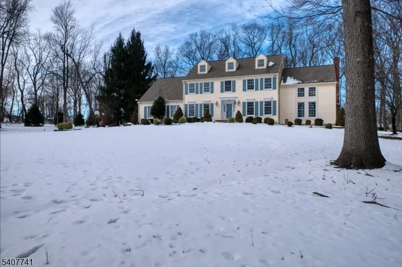 40 Rustic Trl, Raritan Township, NJ 08822 - Image #2