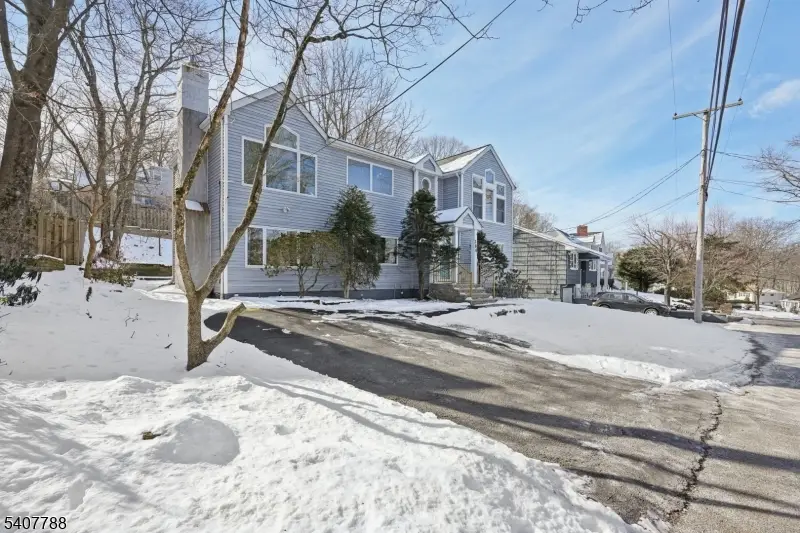286 Carentan Rd, Hopatcong, NJ 07843 - Image #2