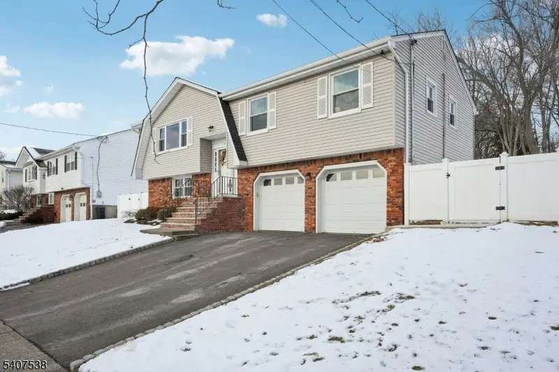 14 Carr Pl, Totowa, NJ 07512 - Image #2
