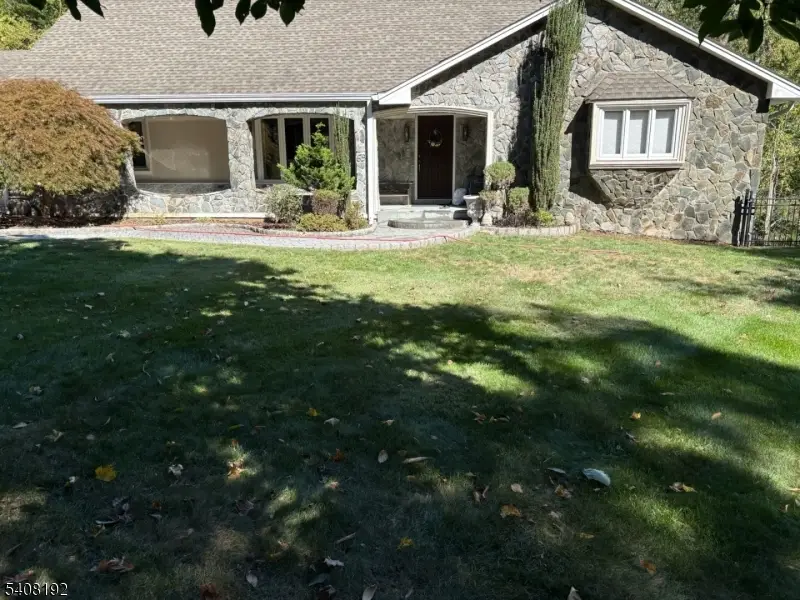 69 Buena Vista Dr, Ringwood, NJ 07456 - Image #2