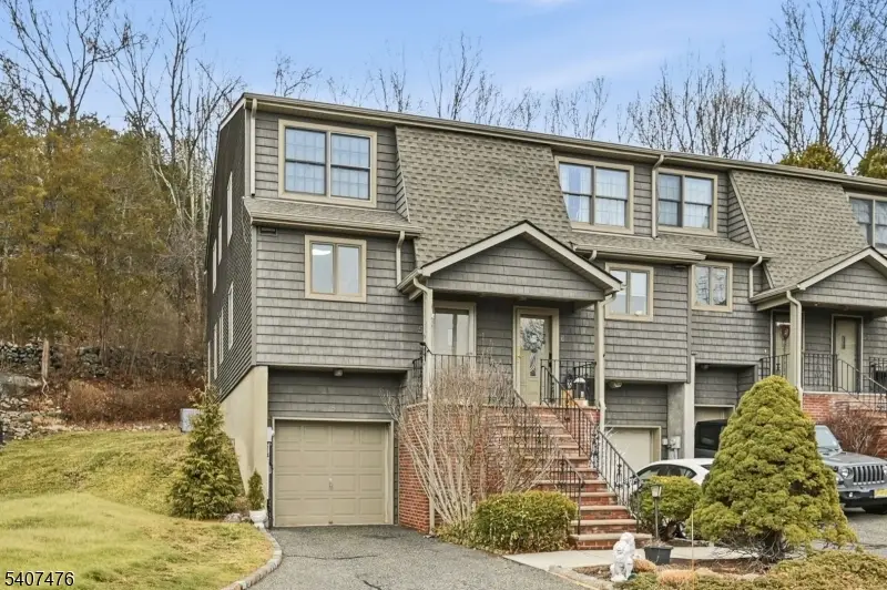 5 Mountain Ridge Rd, Bloomingdale, NJ 07403 - Image #1