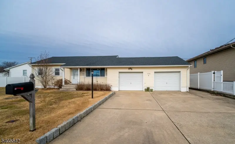 3124 Veeder Ave, Toms River Township, NJ 08753 - Image #2