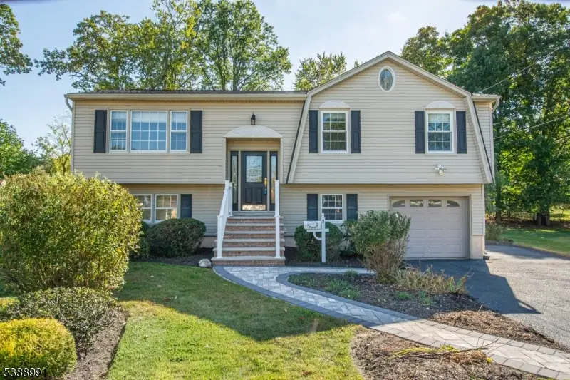 9 Dixon Pl, East Hanover, NJ 07936 - Image #2