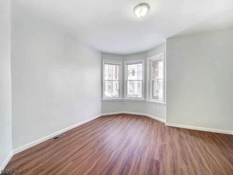 160 S 11th St, Newark, NJ 07107 - Image #2