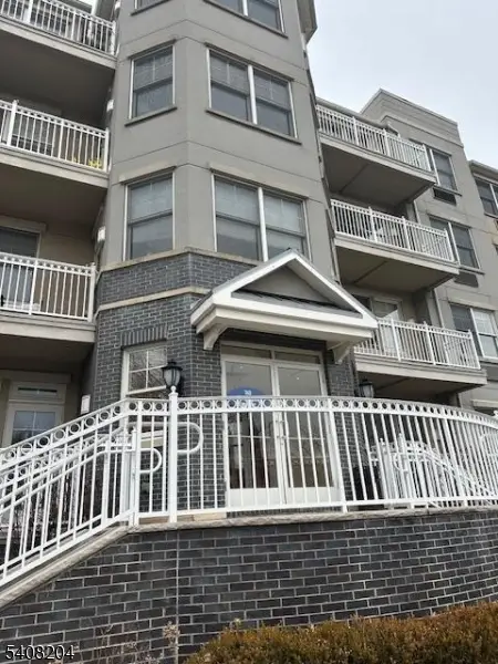 30 Freedomway #406, Jersey City, NJ 07305 - Image #1