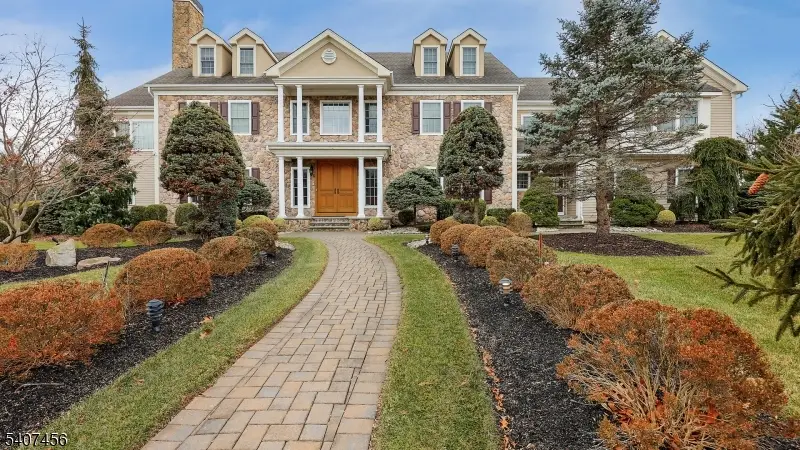 1 Hayduk Dr, Edison, NJ 08820 - Image #1