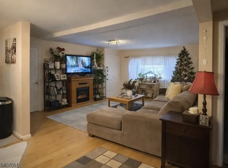 18A Garfield Park #18a, Edison, NJ 08837 - Image #3