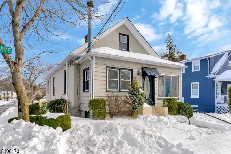 110 Livingston Ave, New Providence, NJ 07974 - Image #1