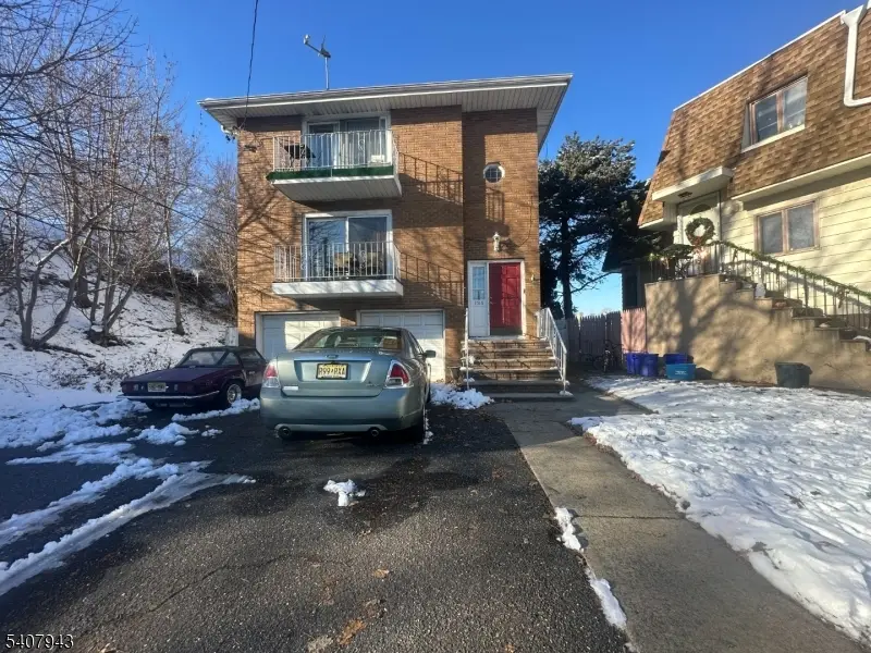 135 Jay Ave, Lyndhurst, NJ 07071 - Image #1