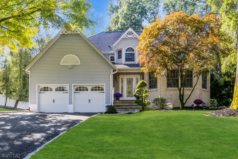 4 Erin Ct, Bradley Gardens, NJ 08807 - Image #1